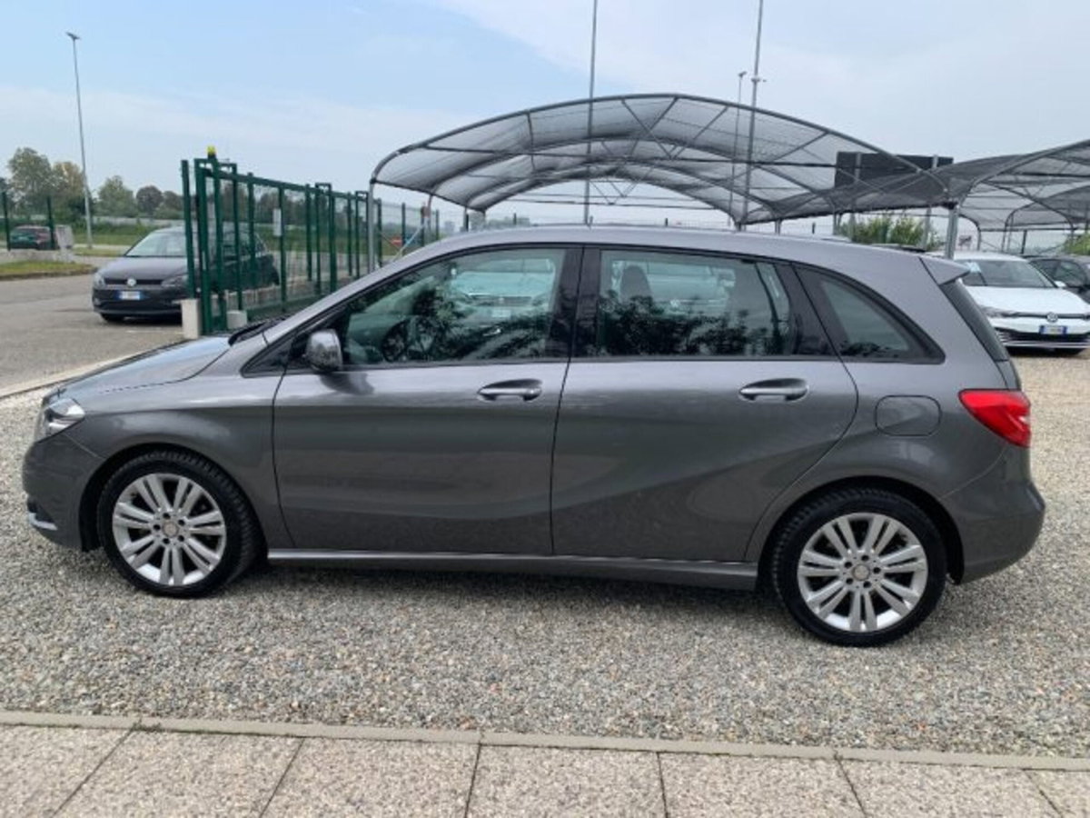 Mercedes-Benz Classe B 180 CDI BlueEFFICIENCY Premium (8)