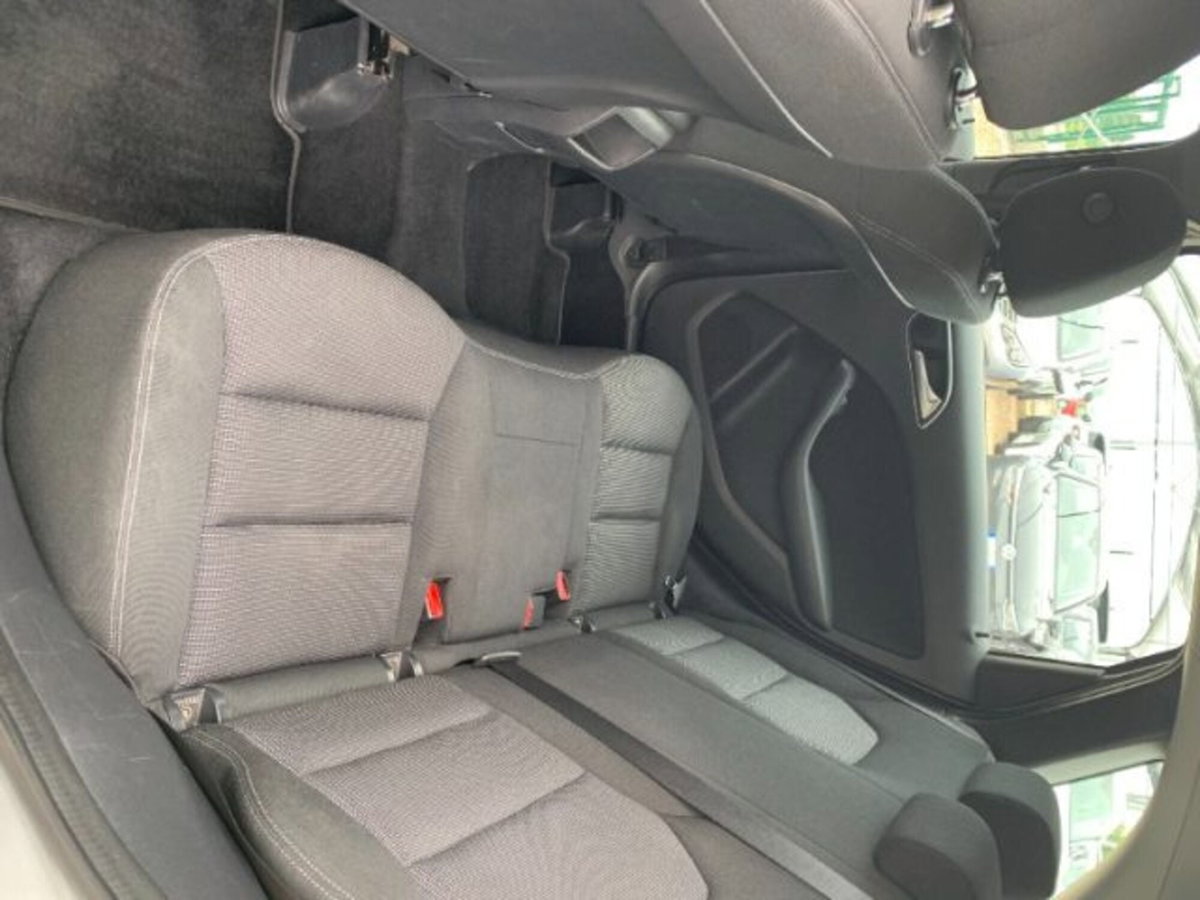 Mercedes-Benz Classe B 180 CDI BlueEFFICIENCY Premium (9)