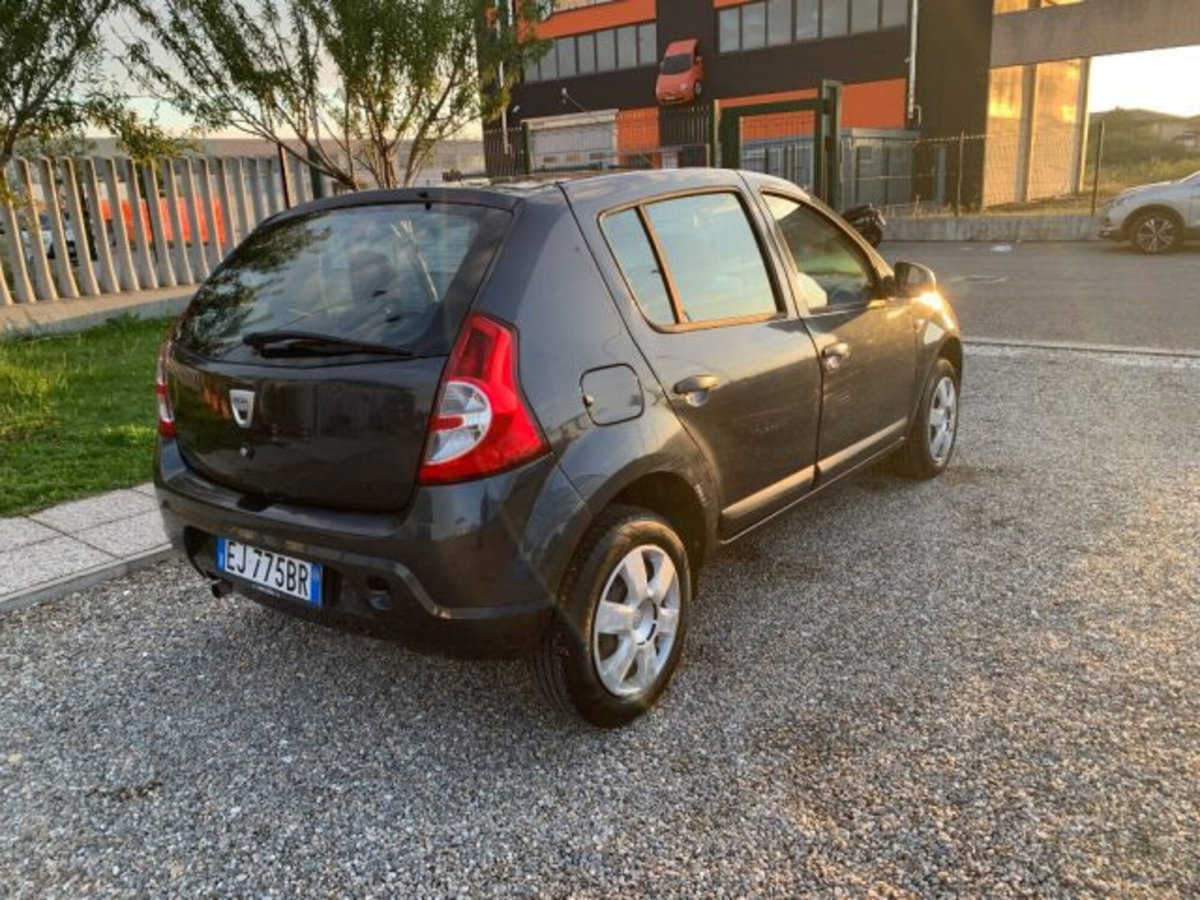 Dacia Sandero 1.2 16V Lauréate (5)