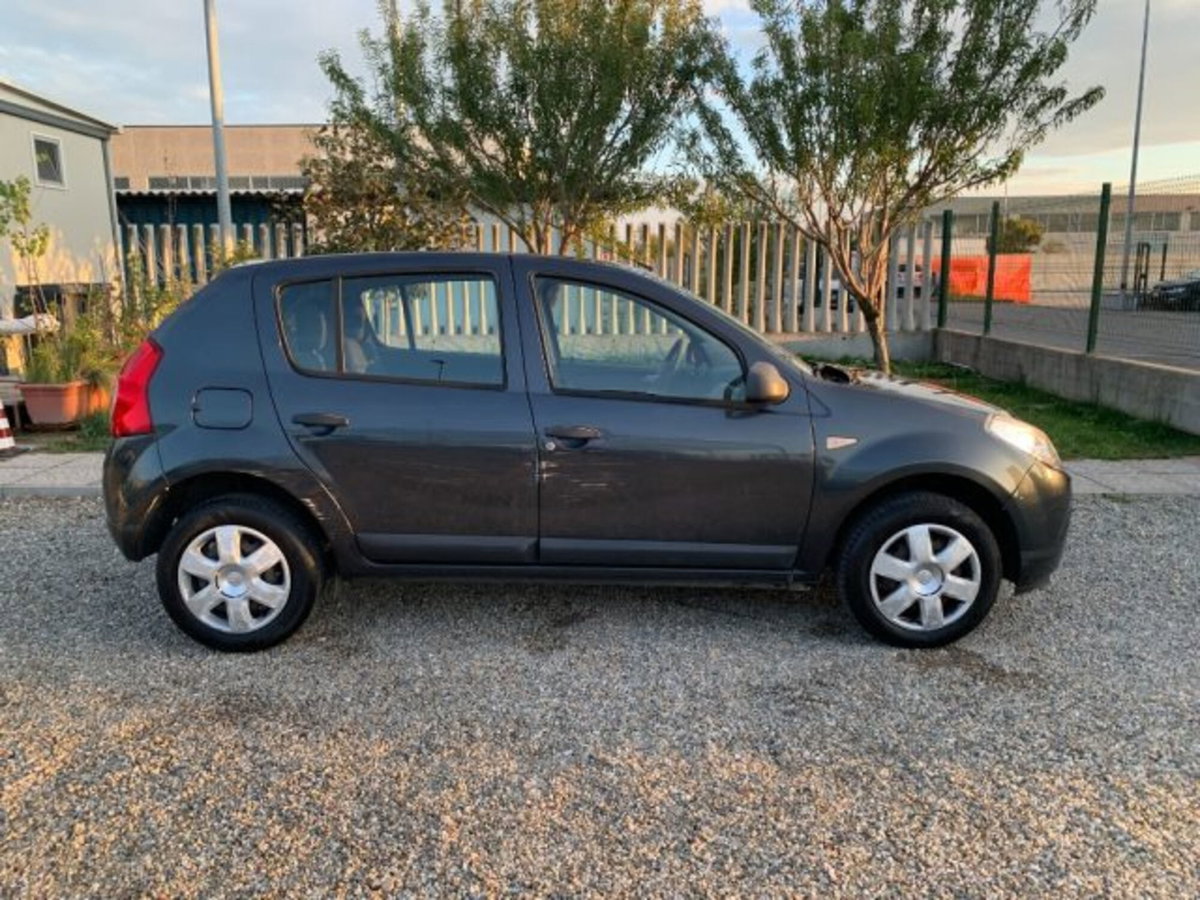 Dacia Sandero 1.2 16V Lauréate (6)