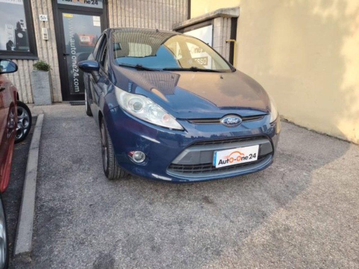 Ford Fiesta 1.4 5 porte Bz.- GPL Titanium (2)