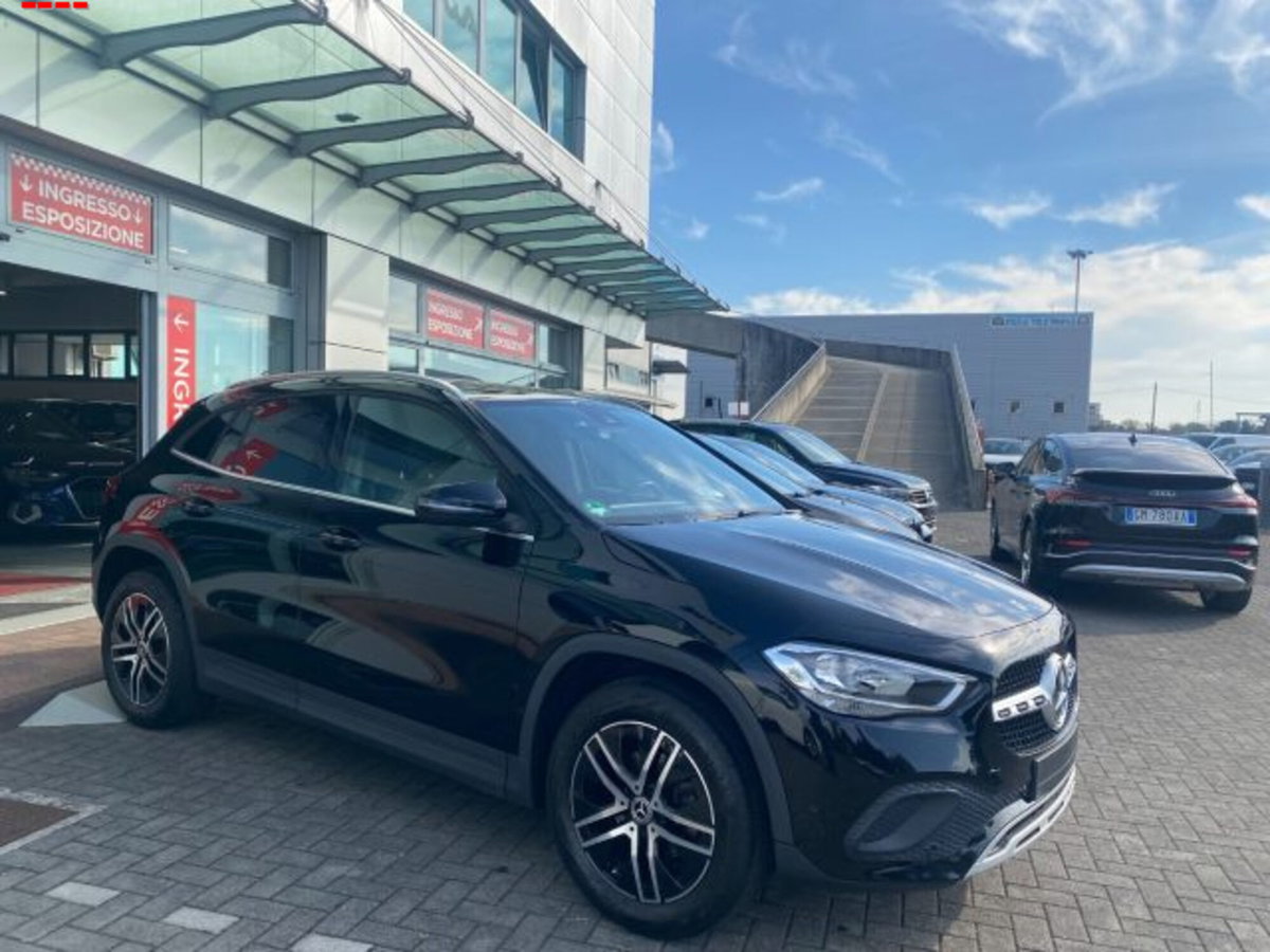 Mercedes-Benz GLA SUV 180 Automatic Executive (3)