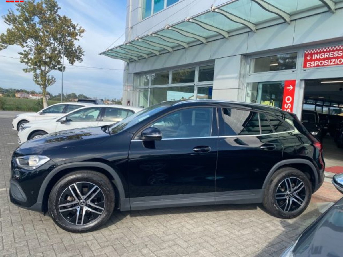 Mercedes-Benz GLA SUV 180 Automatic Executive (4)