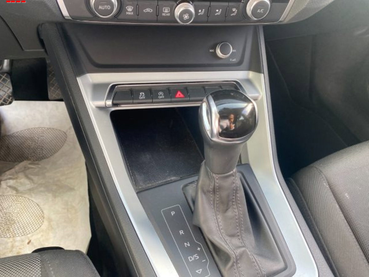 Audi Q3 40 TDI quattro S tronic Business (10)