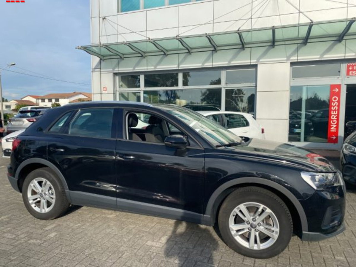 Audi Q3 40 TDI quattro S tronic Business (3)