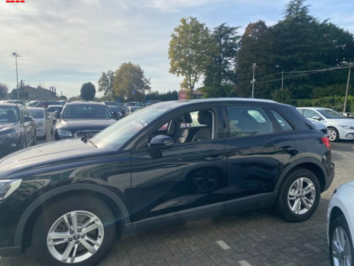 Audi Q3 40 TDI quattro S tronic Business (5)