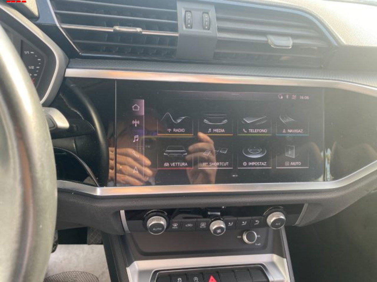 Audi Q3 40 TDI quattro S tronic Business (9)