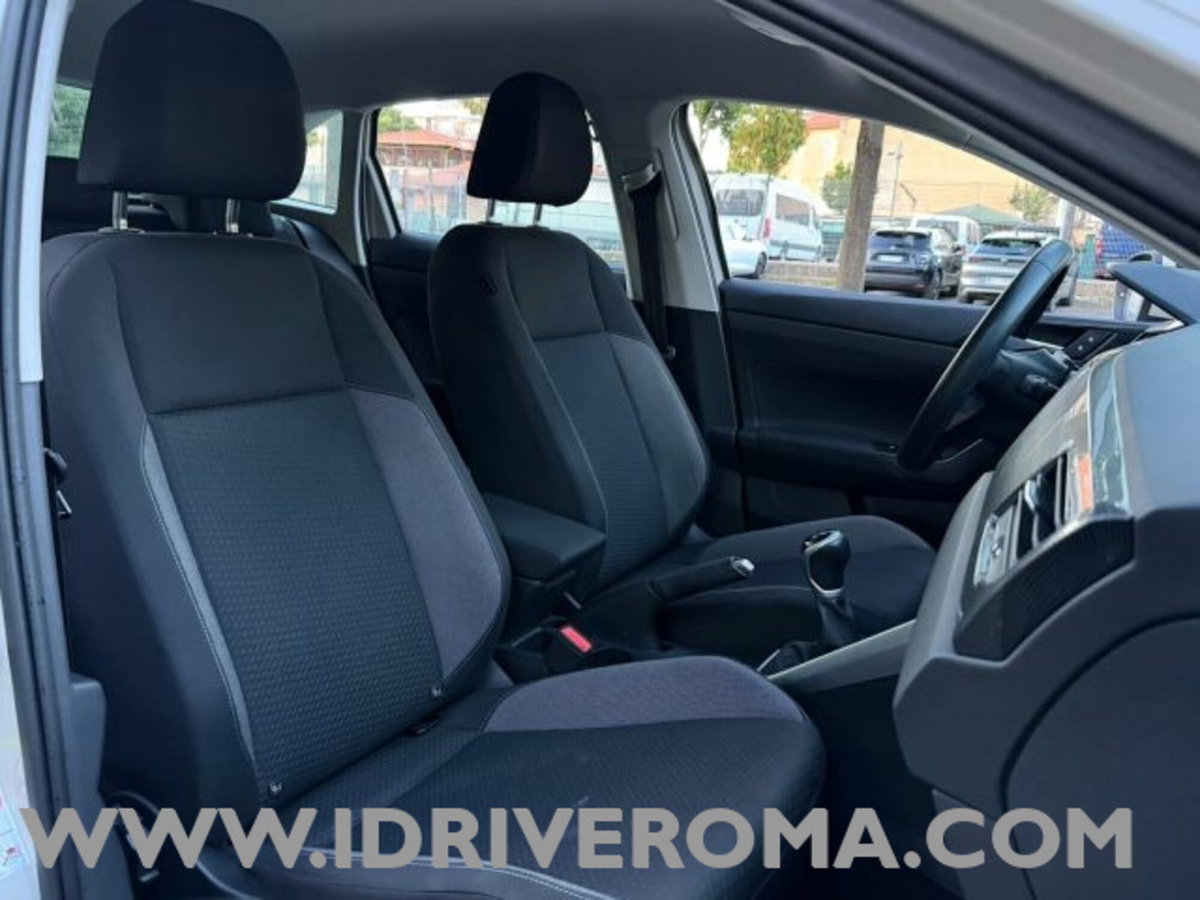 Volkswagen Taigo 1.0 tsi Life 95cv (9)