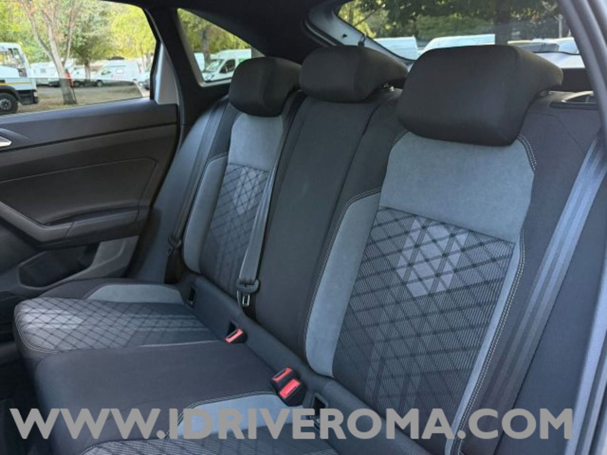 Volkswagen Taigo 1.0 tsi R-Line 115cv dsg (19)