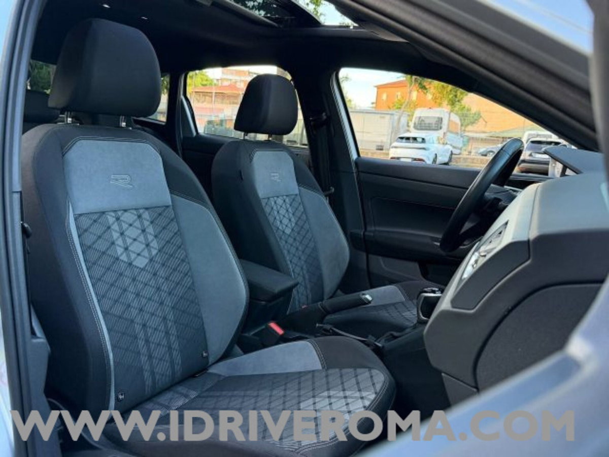 Volkswagen Taigo 1.0 tsi R-Line 115cv dsg (8)