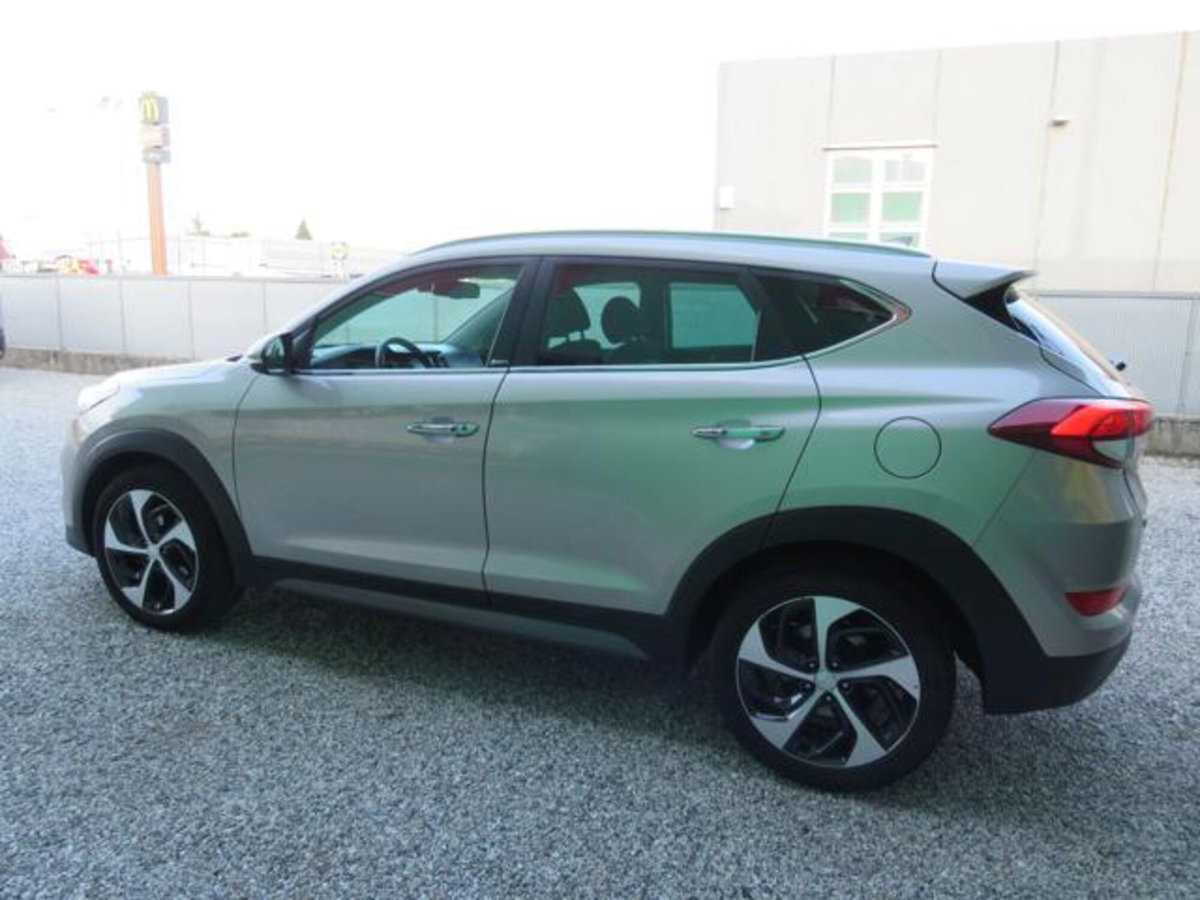 Hyundai Tucson 1.7 CRDi DCT XPossible (2)
