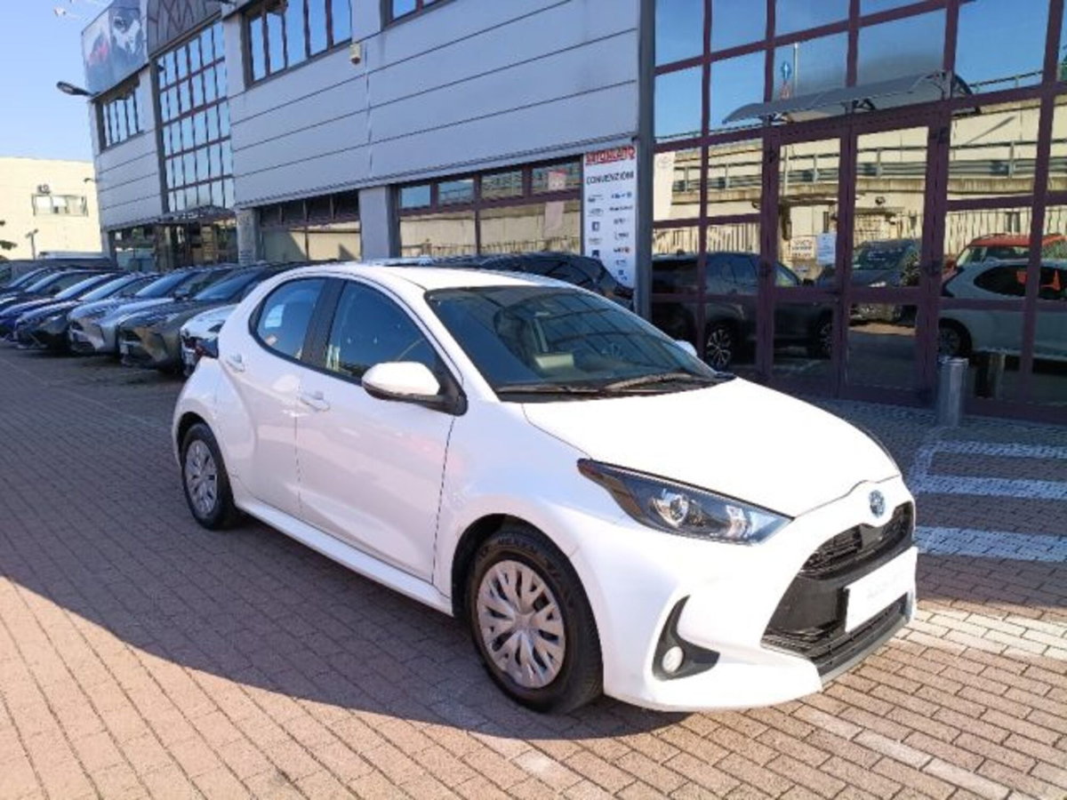 Toyota Yaris Cross 1.5 Hybrid 5p. E-CVT Active (3)