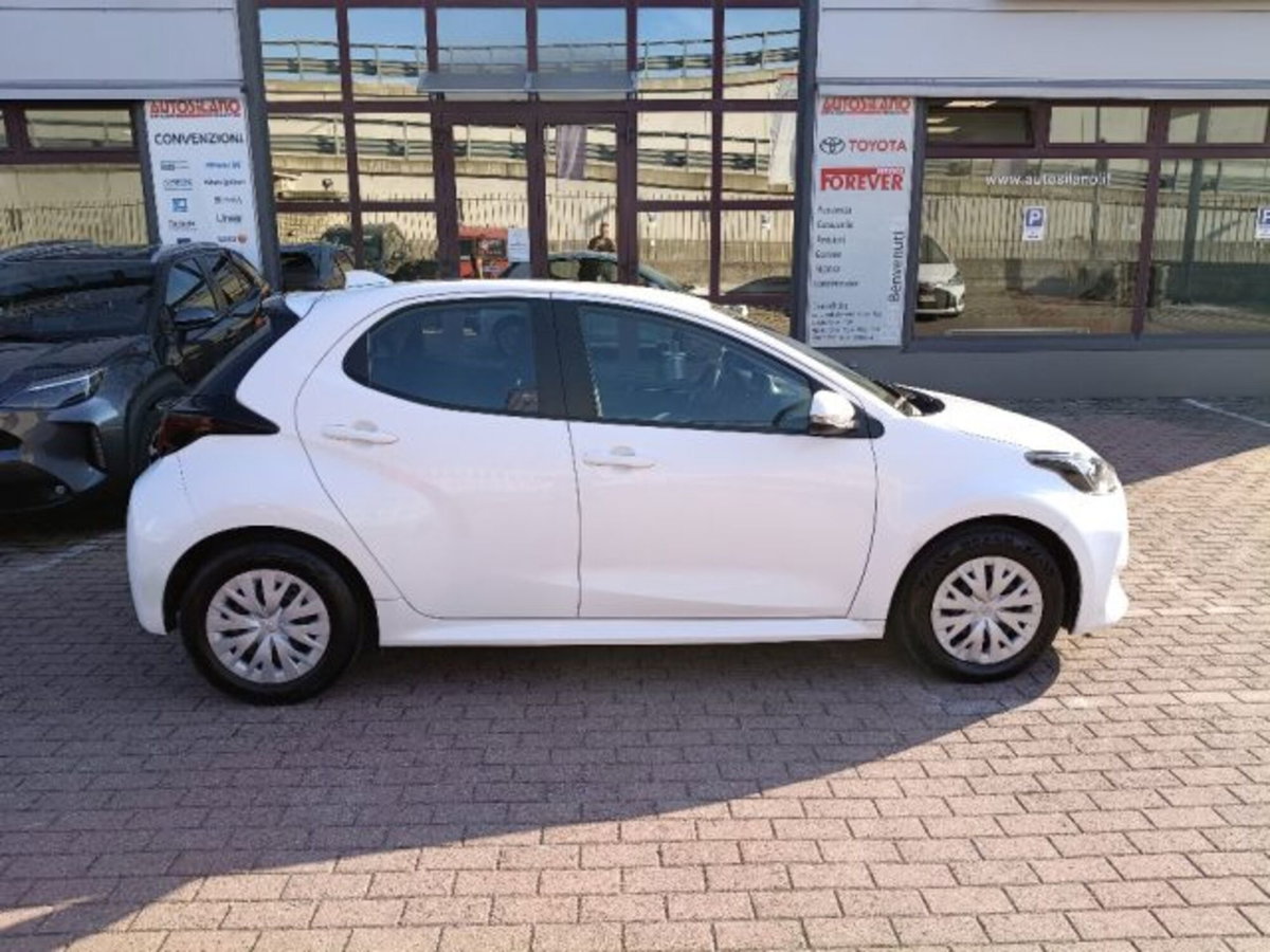 Toyota Yaris Cross 1.5 Hybrid 5p. E-CVT Active (4)