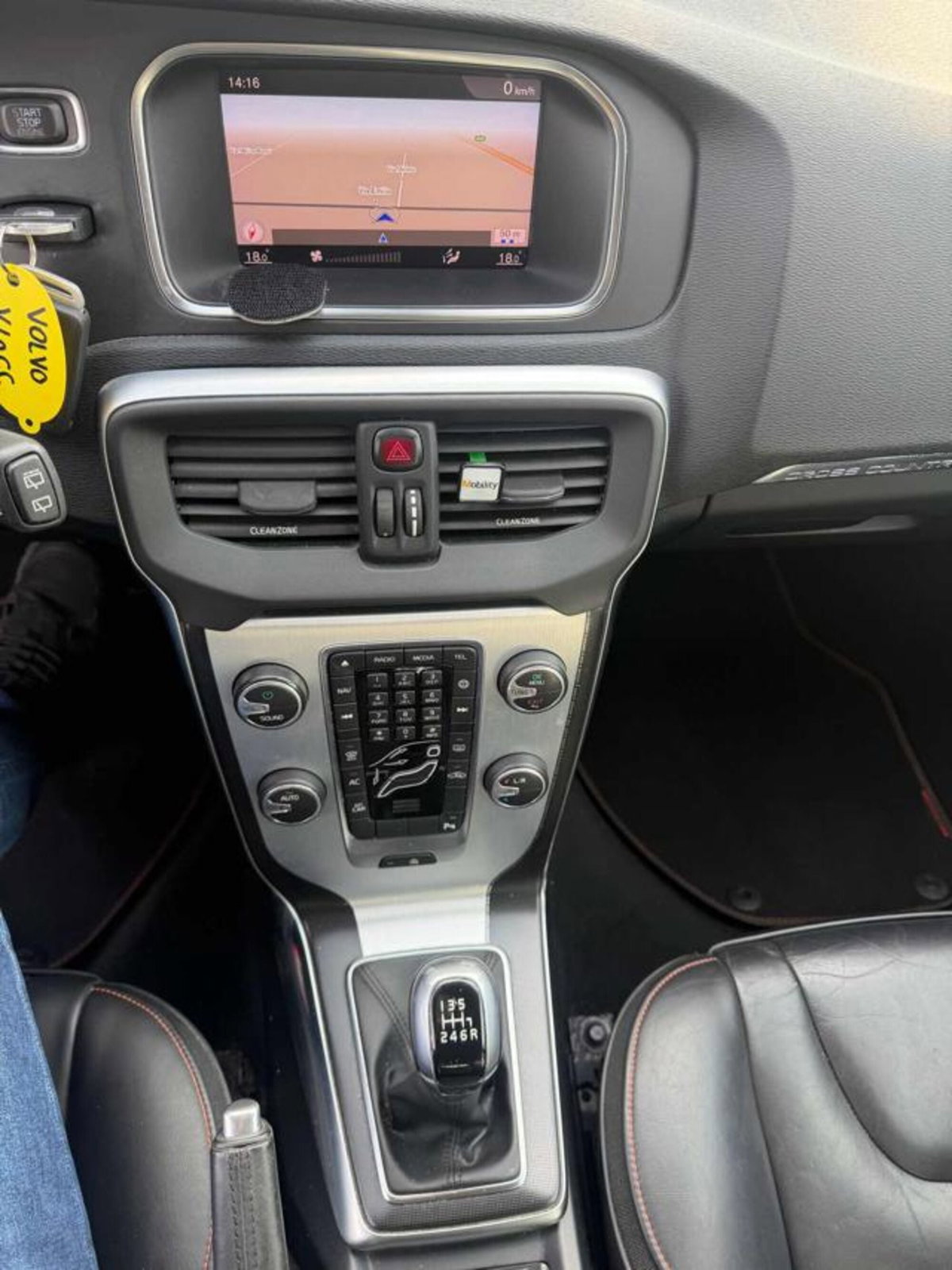 Volvo V40 Cross Country D2 Volvo Ocean Race (10)