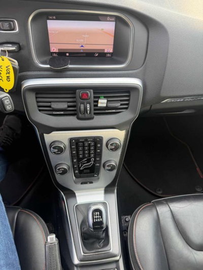 Volvo V40 Cross Country D2 Volvo Ocean Race (10)