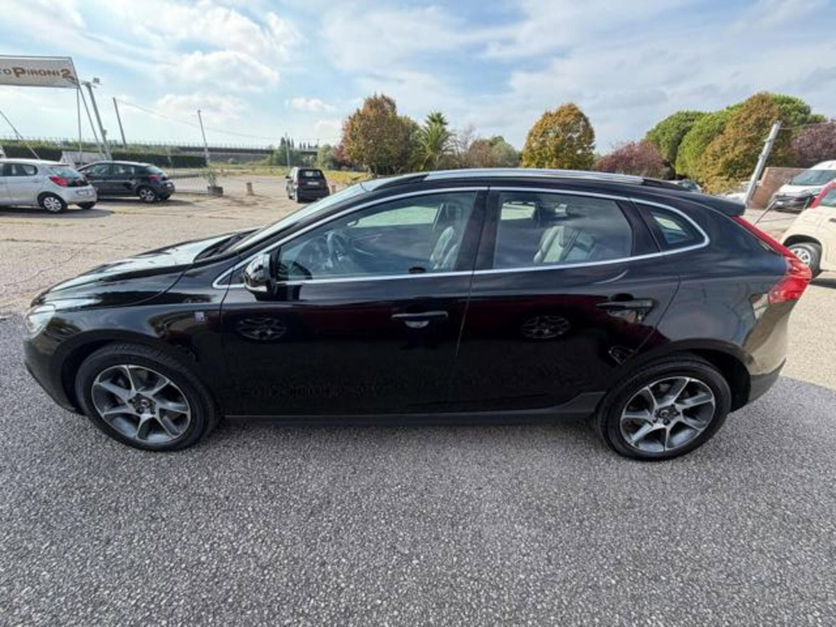 Volvo V40 Cross Country D2 Volvo Ocean Race (6)