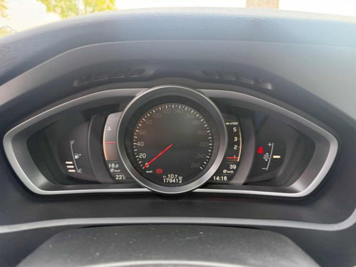 Volvo V40 Cross Country D2 Volvo Ocean Race (9)