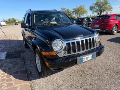 Jeep Cherokee 2.8 CRD Sport (2)