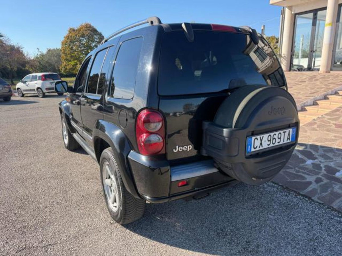 Jeep Cherokee 2.8 CRD Sport (5)