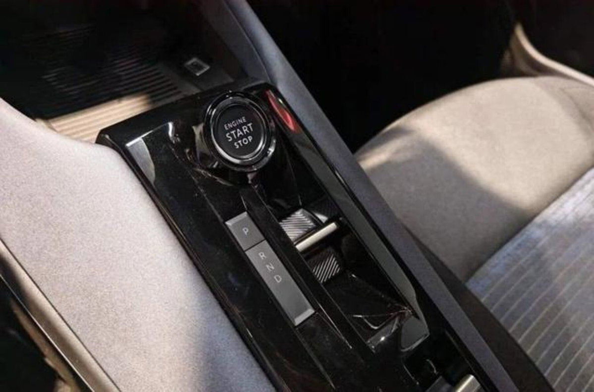 Alfa Romeo Junior 1.2 ibrida Sprint 145cv edct6 (6)