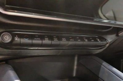 Alfa Romeo Junior 1.2 ibrida Sprint 145cv edct6 (7)