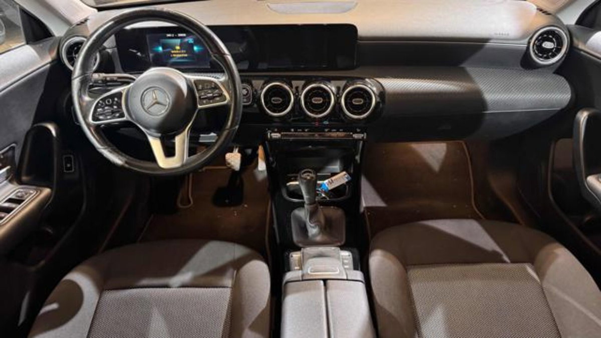 Mercedes-Benz CLA Shooting Brake 180 d Automatic Shooting Brake Business (12)