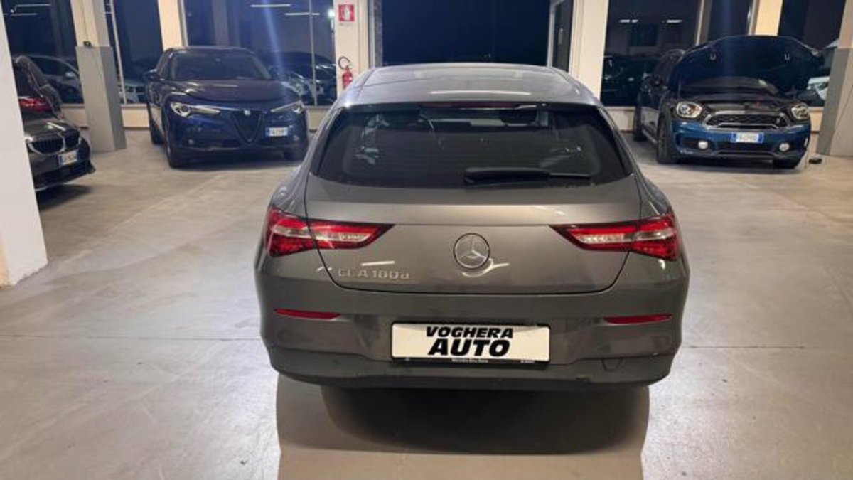 Mercedes-Benz CLA Shooting Brake 180 d Automatic Shooting Brake Business (4)