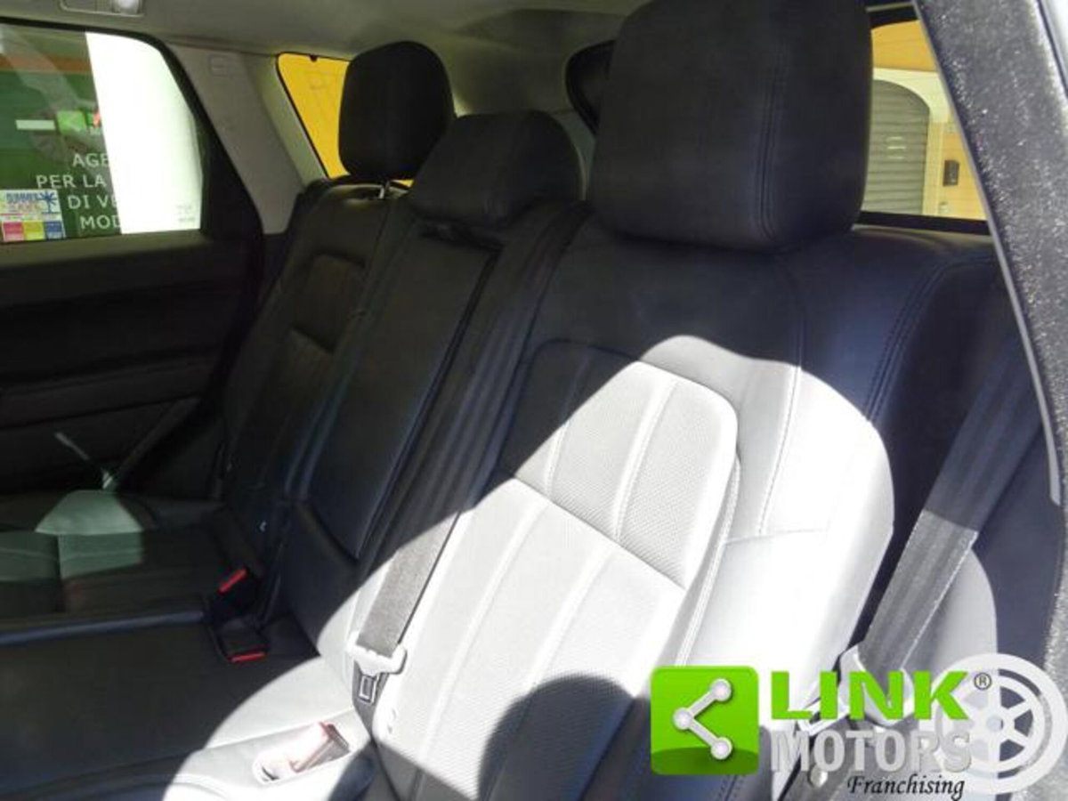 Land Rover Range Rover Sport 3.0 TDV6 HSE (10)