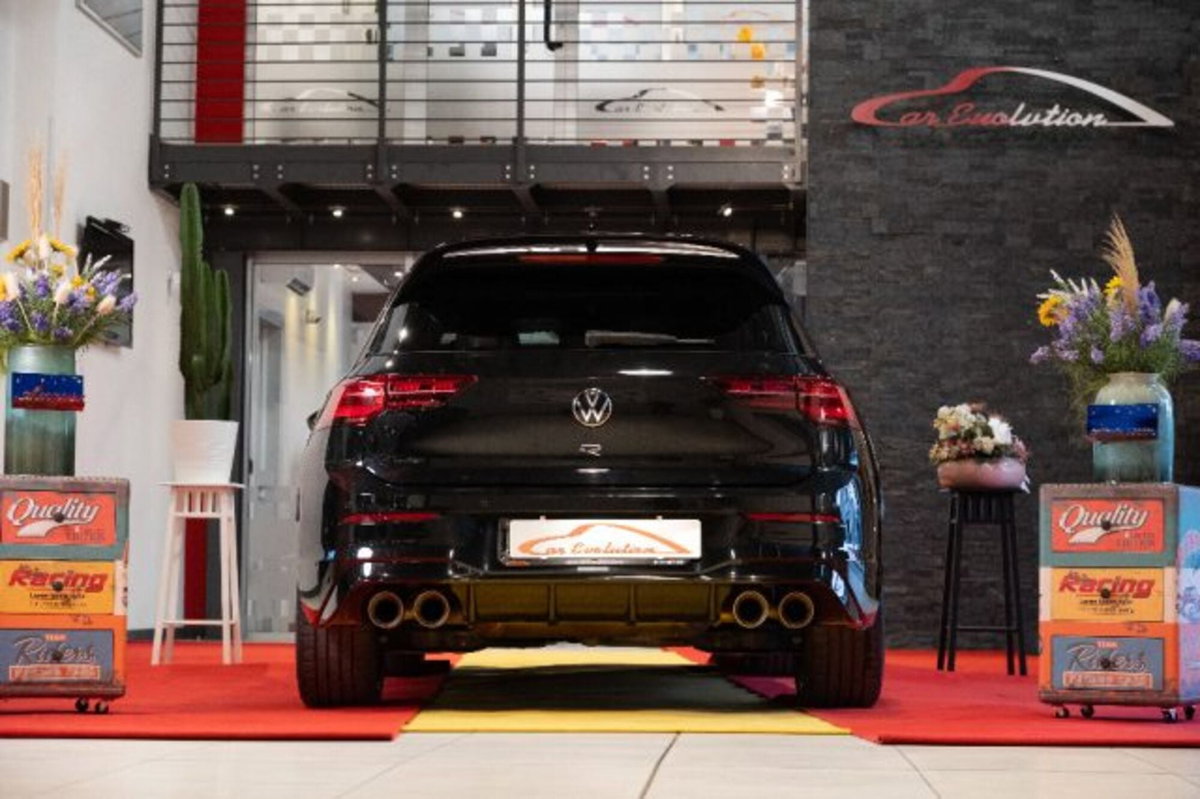 Volkswagen Golf 2.0 TSI R DSG 4Motion 20 years