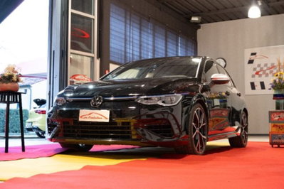Volkswagen Golf 2.0 TSI R DSG 4Motion 20 years (3)