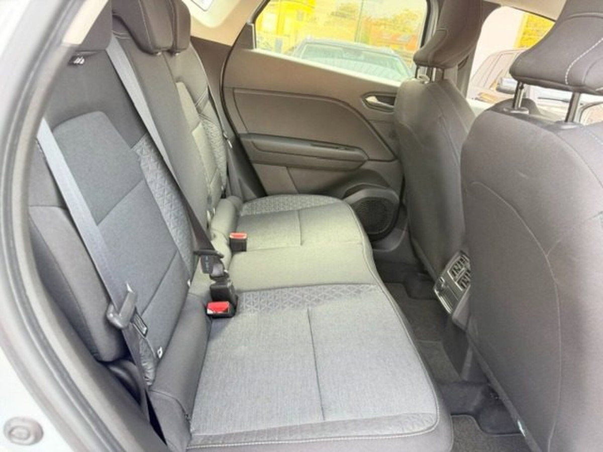 Renault Captur Full Hybrid E-Tech 145 CV Equilibre (10)