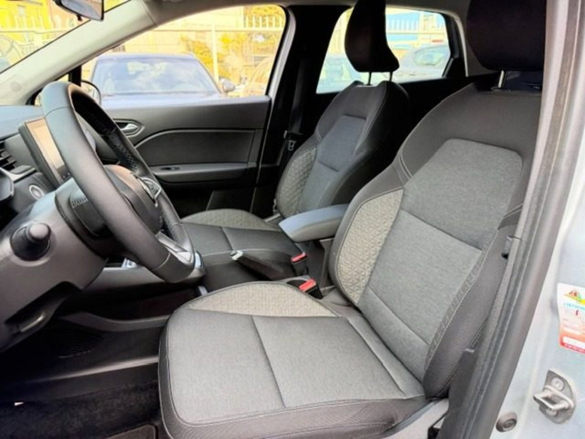 Renault Captur Full Hybrid E-Tech 145 CV Equilibre (9)