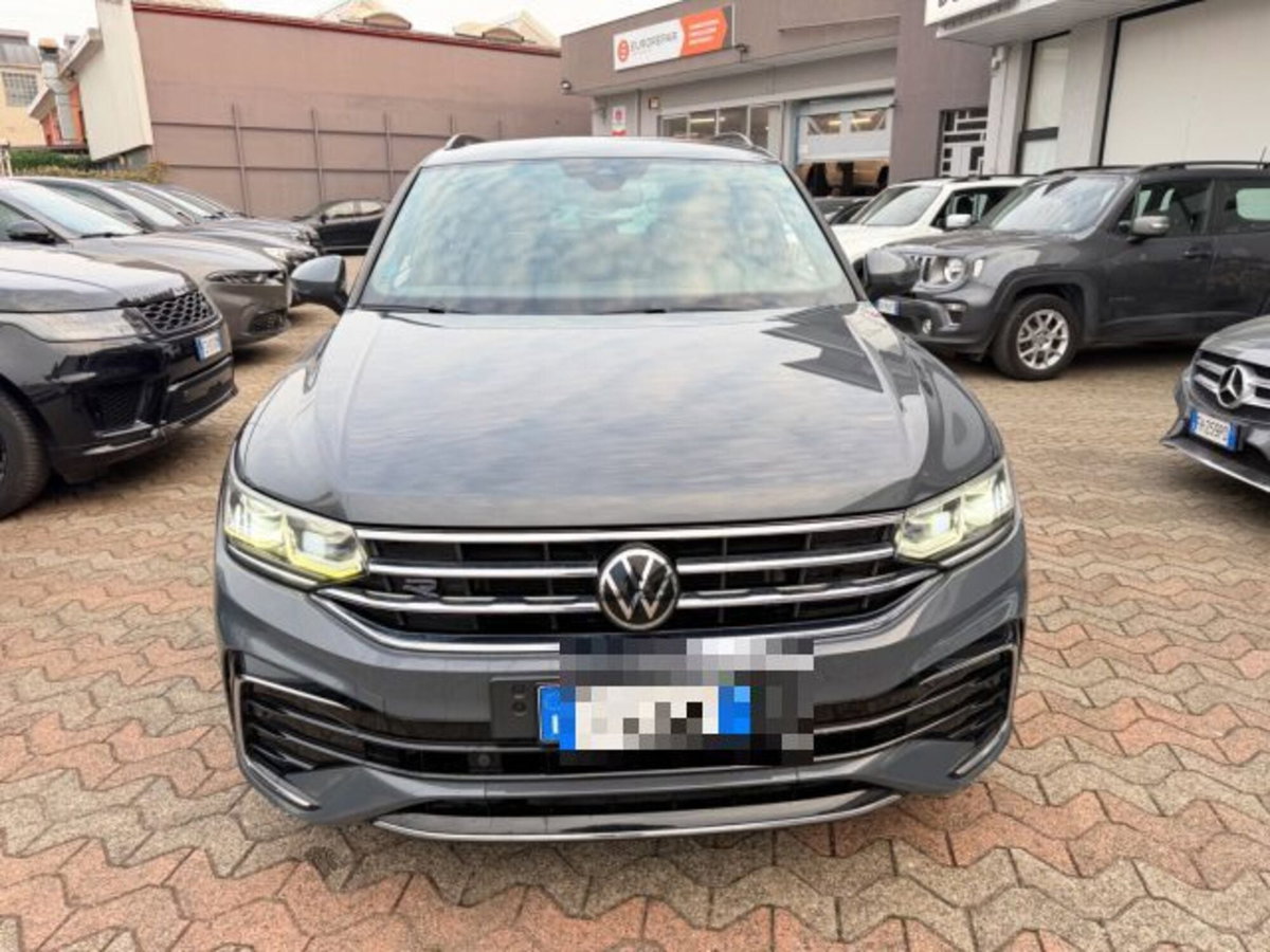 Volkswagen Tiguan 2.0 TDI 150 CV SCR DSG 4MOTION R-Line (2)