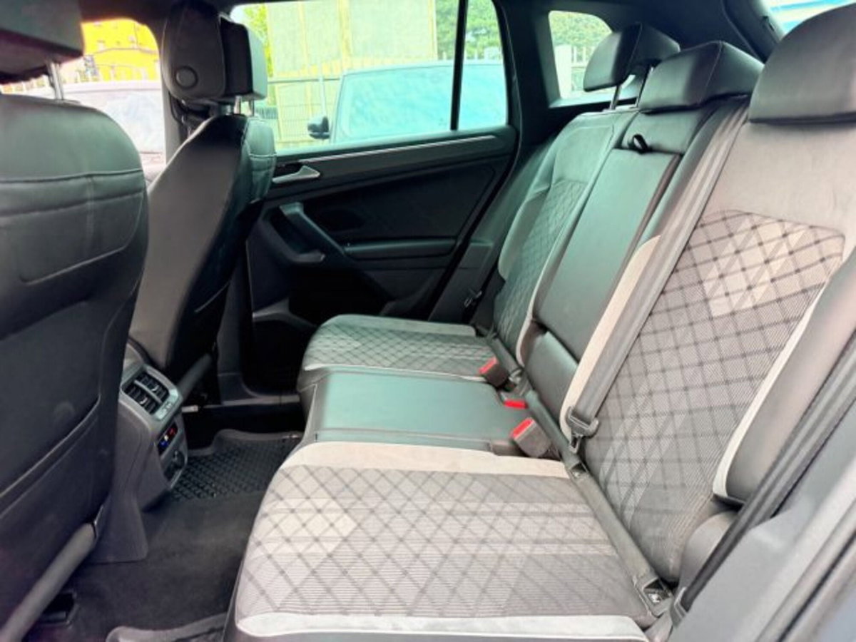 Volkswagen Tiguan 2.0 TDI 150 CV SCR DSG 4MOTION R-Line (8)
