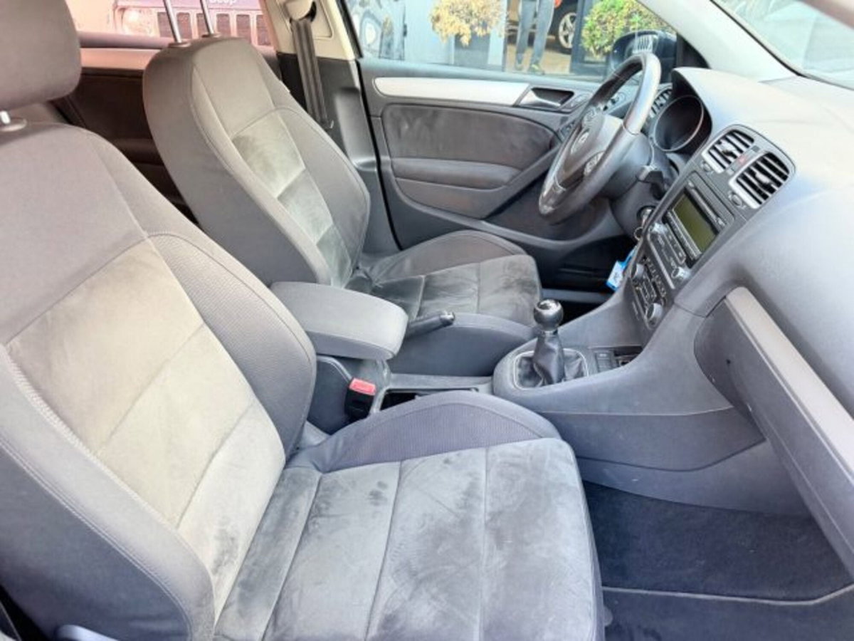 Volkswagen Golf 1.6 TDI DPF 5p. Highline (10)