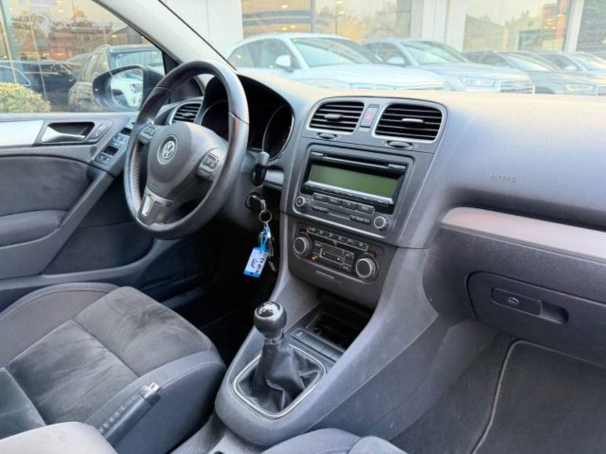 Volkswagen Golf 1.6 TDI DPF 5p. Highline (9)