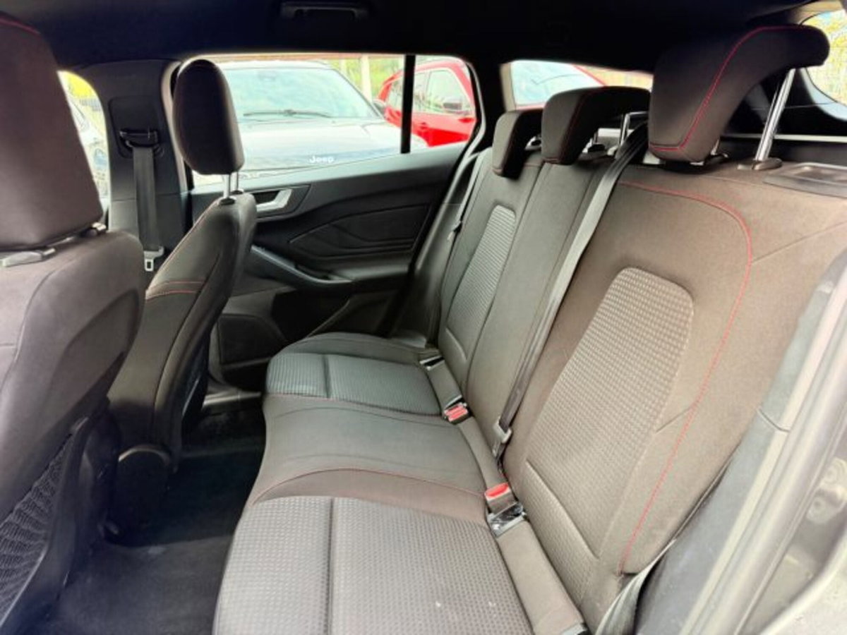 Ford Focus Station Wagon 1.0 EcoBoost Hybrid 125 CV Powershift SW ST-Line X (5)