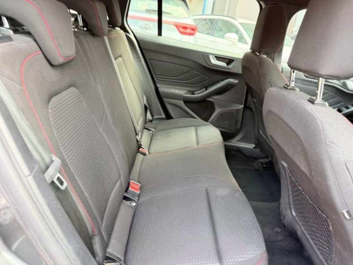 Ford Focus Station Wagon 1.0 EcoBoost Hybrid 125 CV Powershift SW ST-Line X (7)