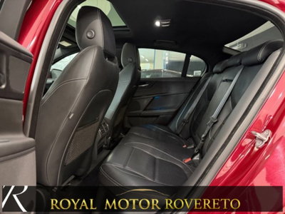 Jaguar XE 2.0 D Turbo 180 CV AWD aut. R-Sport (10)
