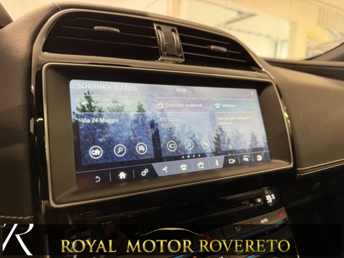 Jaguar XE 2.0 D Turbo 180 CV AWD aut. R-Sport (12)