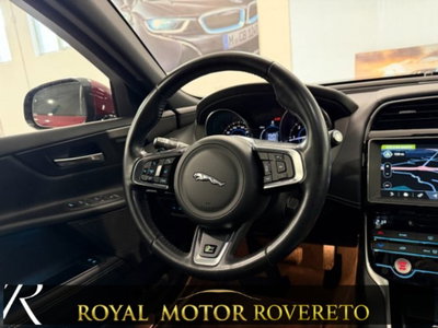 Jaguar XE 2.0 D Turbo 180 CV AWD aut. R-Sport (16)