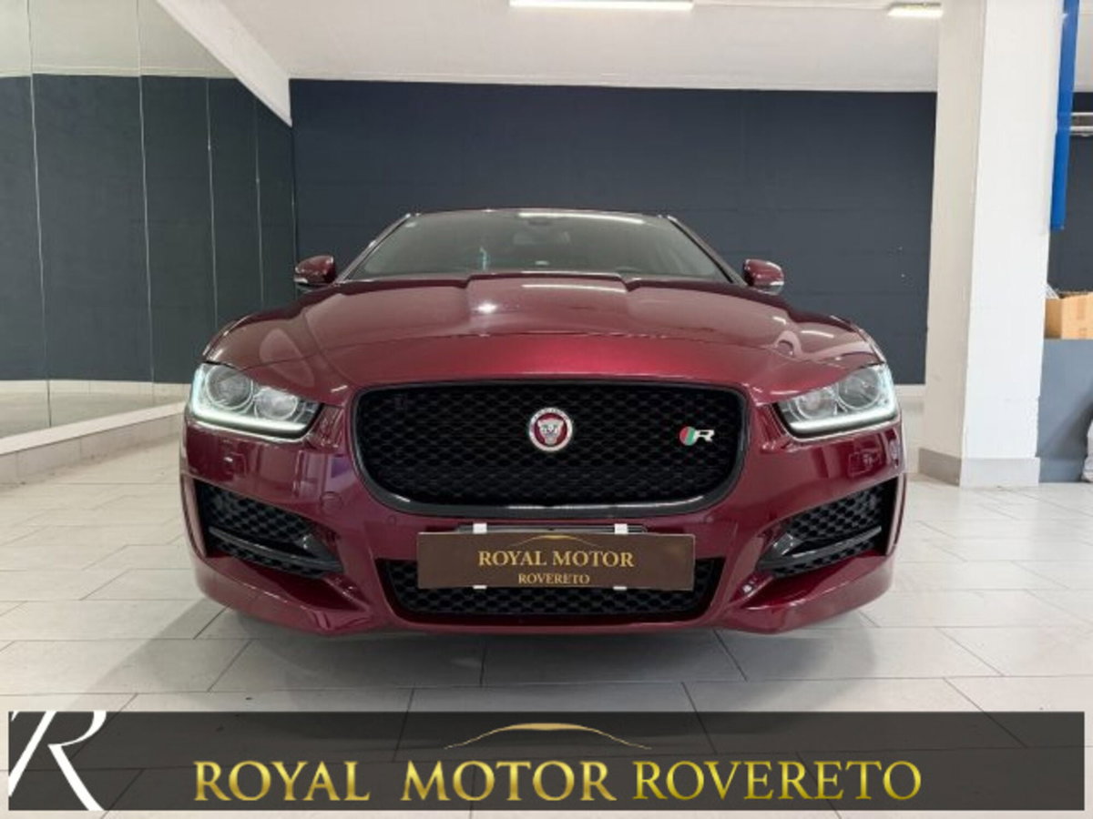 Jaguar XE 2.0 D Turbo 180 CV AWD aut. R-Sport (2)