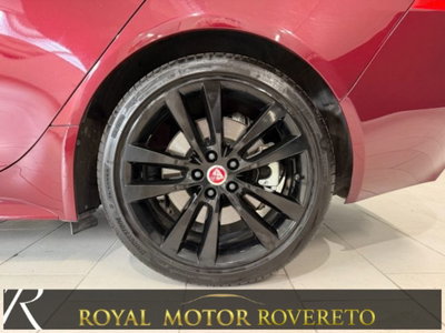 Jaguar XE 2.0 D Turbo 180 CV AWD aut. R-Sport (4)