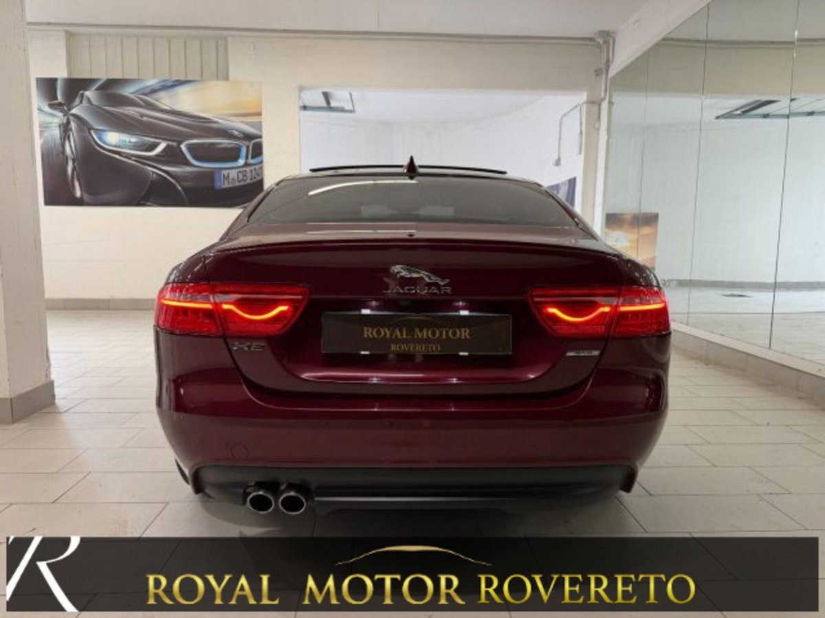 Jaguar XE 2.0 D Turbo 180 CV AWD aut. R-Sport (6)