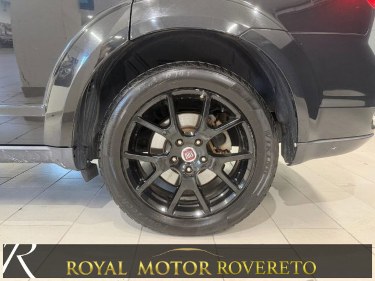 Fiat Freemont 2.0 Mjt 170 CV 4x4 Automatica Black Code (4)