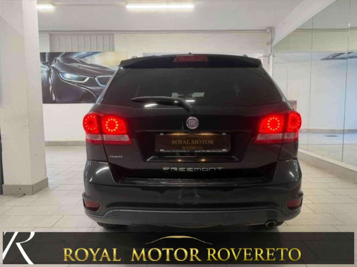 Fiat Freemont 2.0 Mjt 170 CV 4x4 Automatica Black Code (6)