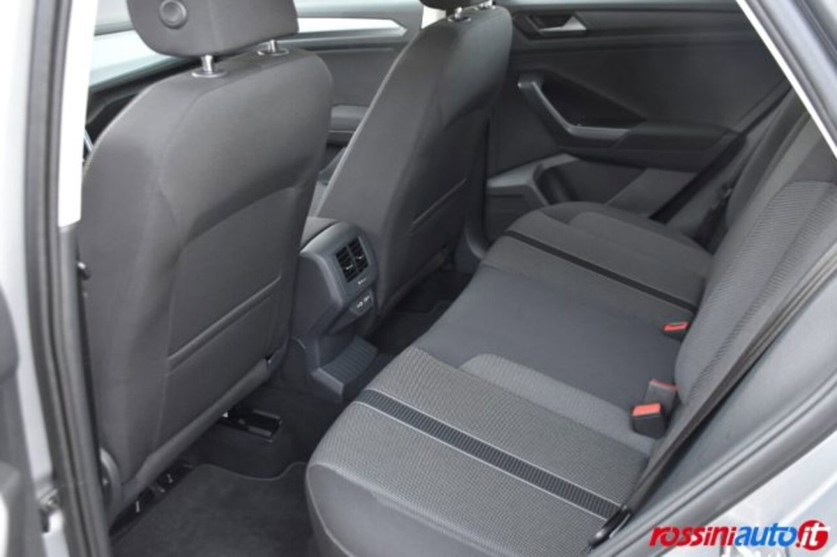 Volkswagen T-Roc 2.0 tdi Life 150cv dsg (12)