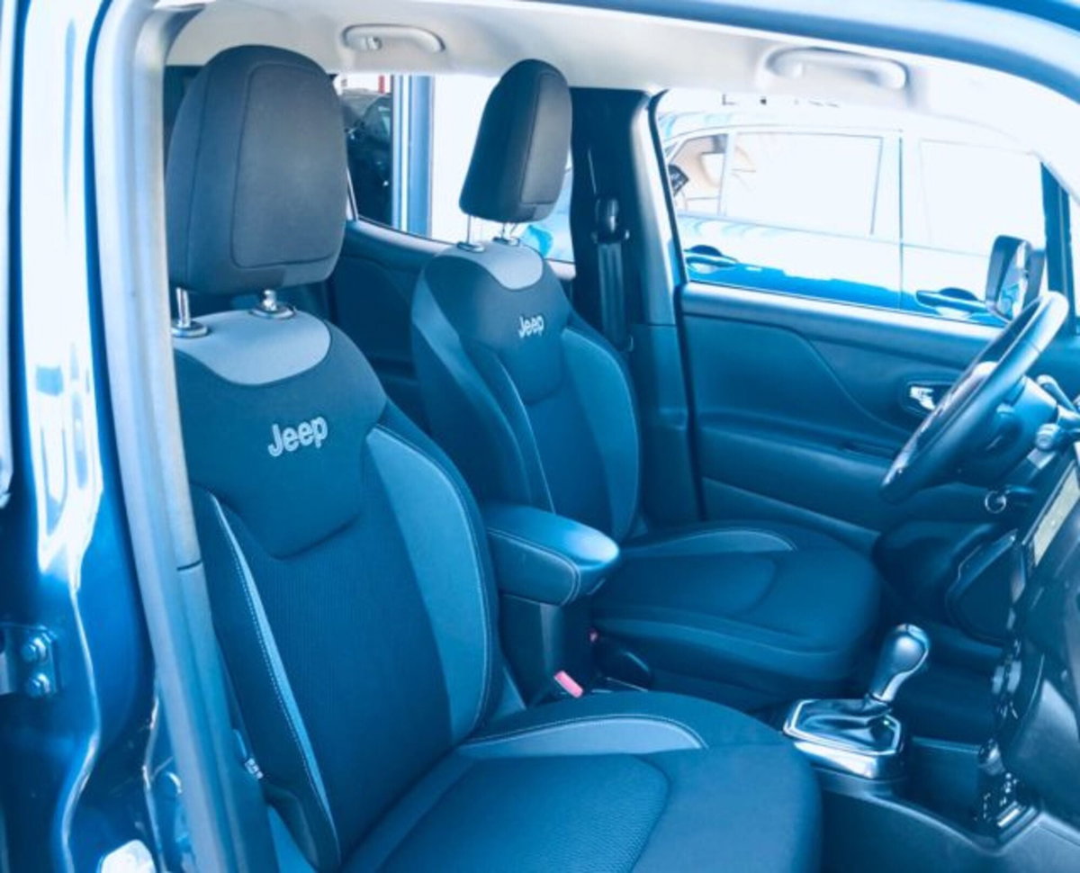 Jeep Renegade 1.3 T4 190CV PHEV 4xe AT6 Limited (8)