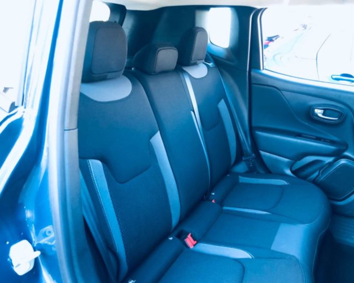 Jeep Renegade 1.3 T4 190CV PHEV 4xe AT6 Limited (9)