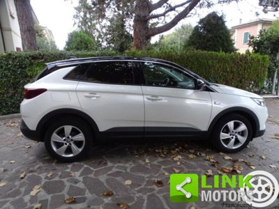 Opel Grandland X 1.5 diesel Ecotec Start&Stop aut. Elegance (2)